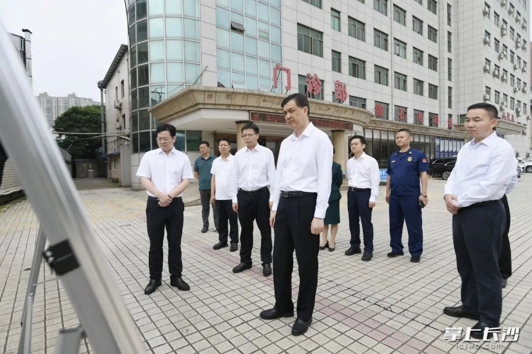 周海兵到雨花区下沉接访